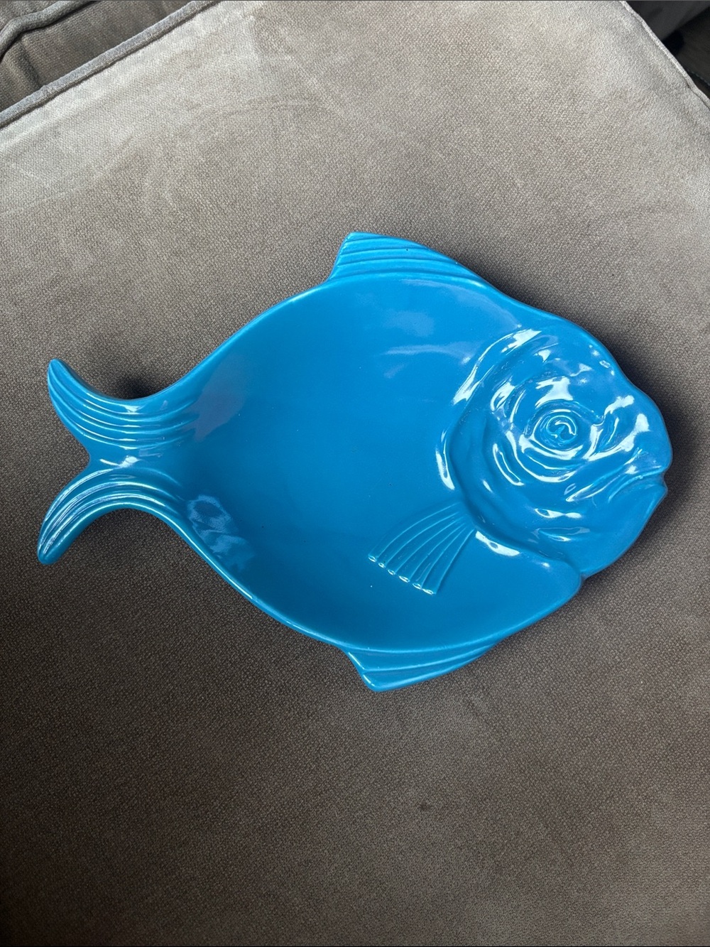Ceramic Fish-Shaped Decorative Bowl in Bright Blue
